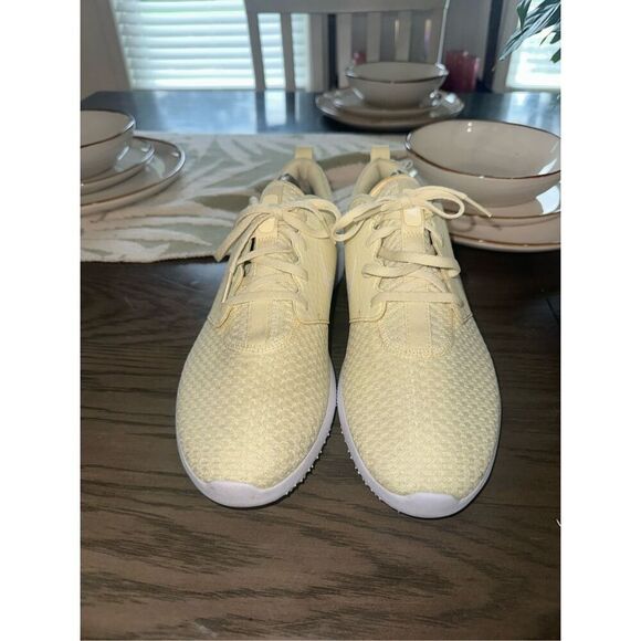 Nike Women’s Roshe Golf Shoes Size 10 Pale Yellow CD6066-700 - Picture 3 of 7
